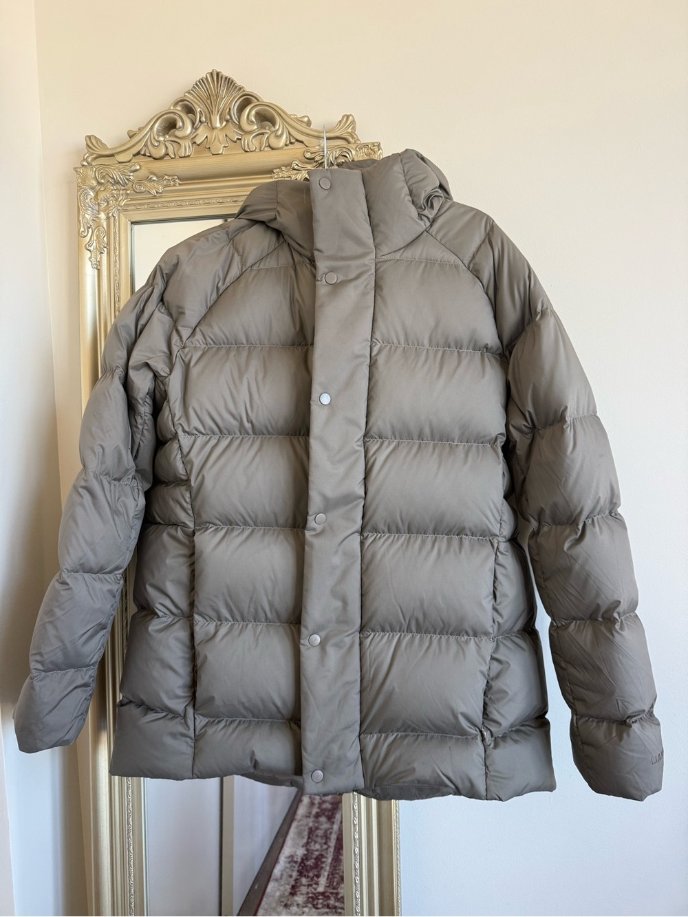 Lululemon Men's Wunder Puff Jacket (Grey) - Small